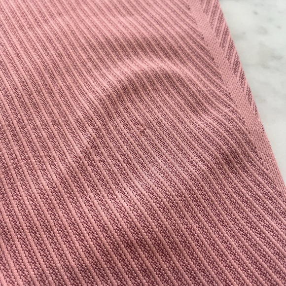 Adidas Kids Rose Leggings or underpants. Perfect for skiing. Small pull shown - Picture 3 of 3